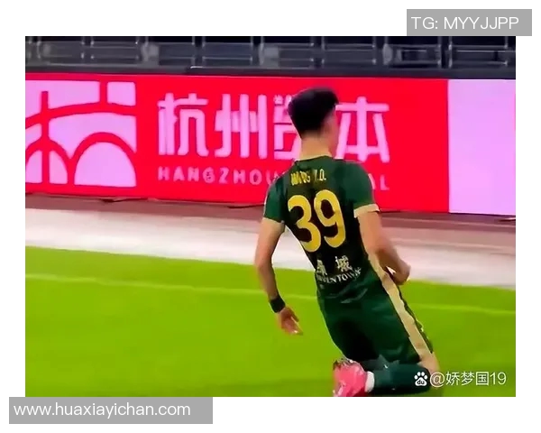 王钰栋蒯纪闻入围国足东亚杯名单平均年龄显著降低引发关注 王钰栋蒯纪闻入围国足东亚杯名单平均年龄显著降低引发关注